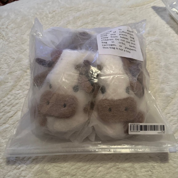 cute brown cow slippers BRAND NEW!! - Picture 6 of 6